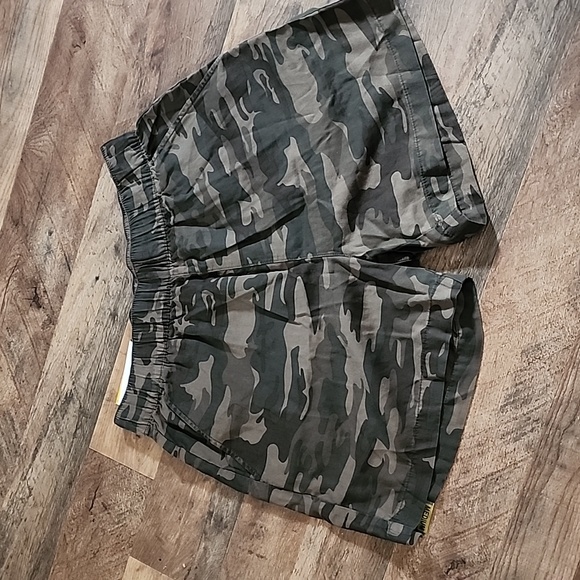 NWT social standard by sanctuary - Picture 1 of 1